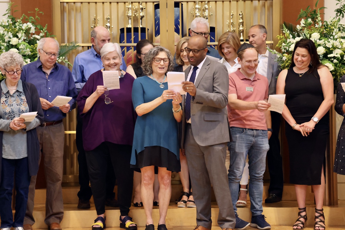 Singing during Shabbat Services at Chicago Sinai Congregation